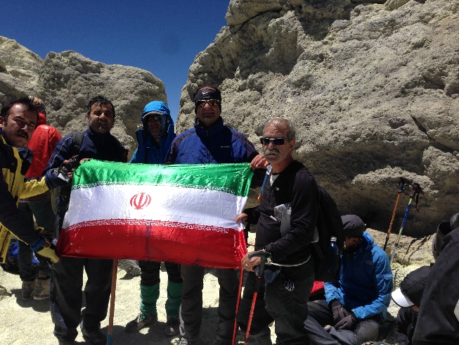  و عکس یادگاری بر بلندای قله دماوند بگیریم